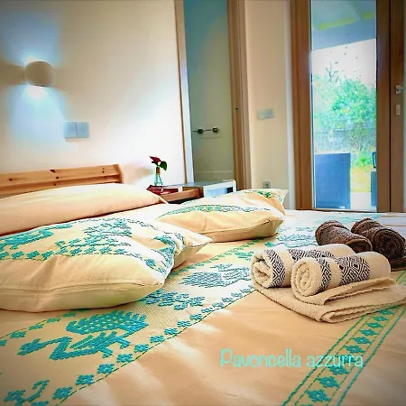 Le Pavoncelle Sarde Couette-café 4*