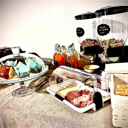 Le Pavoncelle Sarde Couette-café 4*